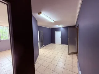 62 Square Meter Office Suite To Let In Clubview – Secure, Fibre-Ready Unit With Rooftop Access