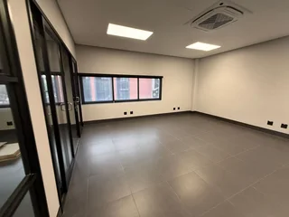 215 Square Meter Office Space To Let In Rooihuiskraal – A-Grade Unit With Backup Power And Fibre