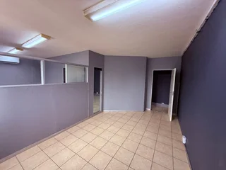 62 Square Meter Office Suite To Let In Clubview – Secure, Fibre-Ready Unit With Rooftop Access