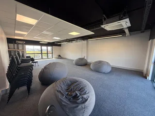 90m² Modern Office Space to Rent at Cedar Square, Sandown