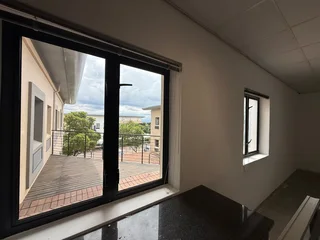 Premium 520m² First Floor Office Space to Let - Clearwater Office Park, Allens Nek, Roodepoort