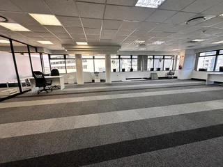 238m² Office Space to Rent in The Pinnacle Building, Cape Town City Centre