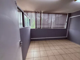 62 Square Meter Office Suite To Let In Clubview – Secure, Fibre-Ready Unit With Rooftop Access