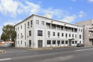 1,637m² High-Exposure Commercial Building To Let on Voortrekker Road, Parow