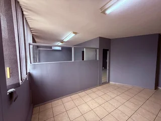 62 Square Meter Office Suite To Let In Clubview – Secure, Fibre-Ready Unit With Rooftop Access