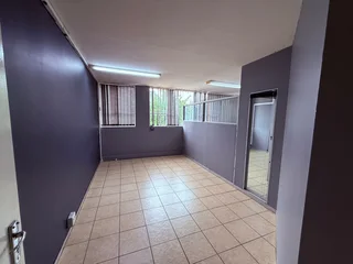 62 Square Meter Office Suite To Let In Clubview – Secure, Fibre-Ready Unit With Rooftop Access