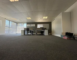 Mixed Use office space to let in Century City