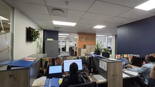 831 Square Meter Office space to let in Byls Bridge Office Park with backup power