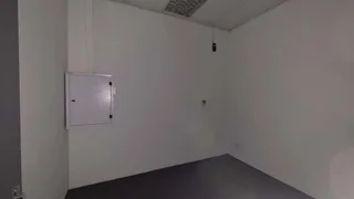 62 Square meter Office space to let in Witch-Hazel Avenue