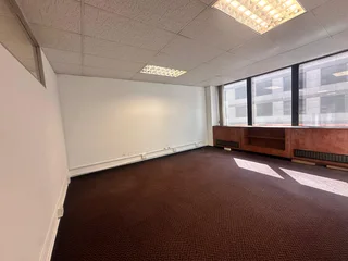 142m² Office To Let In Cape Town Lift Access