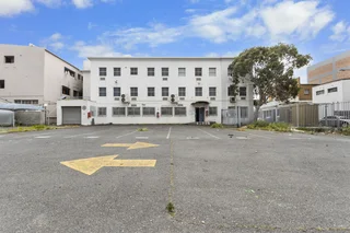 1,637m² High-Exposure Commercial Building To Let on Voortrekker Road, Parow