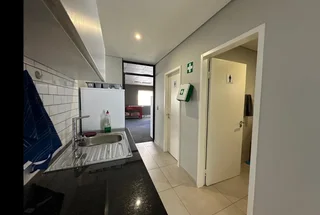 Mixed Use office space to let in Century City