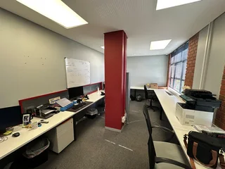 792m² Office To Let in The Terraces, Black River Park, Observatory