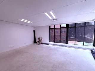 340m² Office To Let In Jean Avenue – Prime Location With Exceptional Accessibility