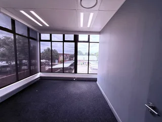 340m² Office To Let In Jean Avenue – Prime Location With Exceptional Accessibility