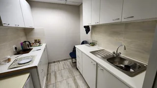 173m² Office Space To Let in Brooklyn – Prestigious Brookfield Office Park