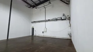 251 Square meter Neat Warehouse space to let in Highveld