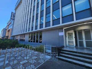 494m² Office, suitable for a training centre, To Let in Woodstock