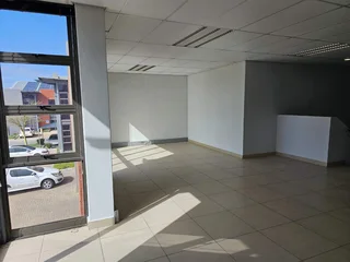 547m2 Warehouse To Let in Willow Park Stikland