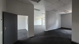 196 Square meter Office space to let in Highveld