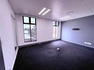 340m² Office To Let In Jean Avenue – Prime Location With Exceptional Accessibility