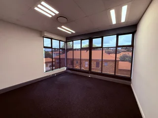 685m² Office To Let In Jean Avenue – Prime Location With Exceptional Accessibility