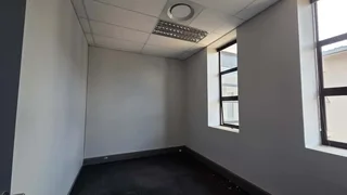 196 Square meter Office space to let in Highveld