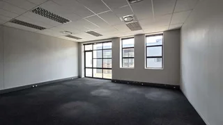 196 Square meter Office space to let in Highveld