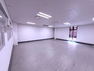 340m² Office To Let In Jean Avenue – Prime Location With Exceptional Accessibility