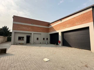 Workshop Space to Let - Glenanda, Johannesburg
