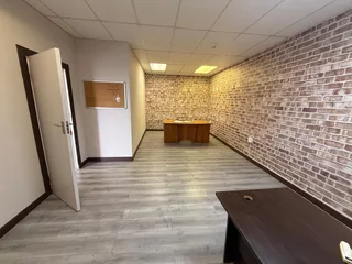 200m² Office Space To Let in Leonardo Park in Parklands