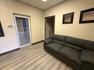 200m² Office Space To Let in Leonardo Park in Parklands