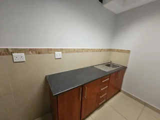 547m2 Warehouse To Let in Willow Park Stikland