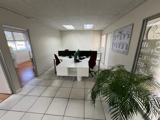 82m² Modern Office To Let in Kenridge Centre