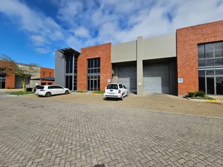 547m2 Warehouse To Let in Willow Park Stikland