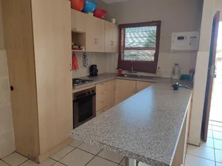Student Living Made Simple – 2-Bedroom Apartment Near Potch University!