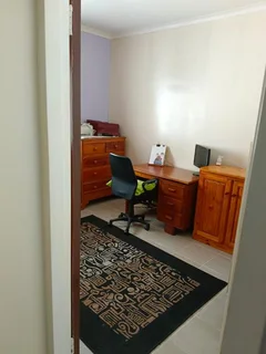 "Inviting Home with 3 Bedrooms, Double Garage, and Beautiful Garden!