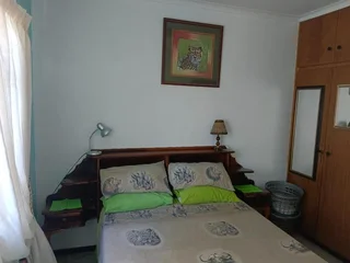 "Inviting Home with 3 Bedrooms, Double Garage, and Beautiful Garden!