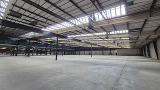 33,000sqm To Let in Roodekop with yard