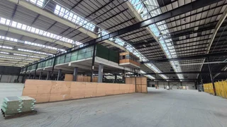 33,000sqm To Let in Roodekop with yard