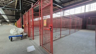 33,000sqm To Let in Roodekop with yard