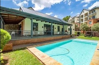Fully Furnished, Pet-friendly, Executive 2-bedroom And 2-bathroom Apartment In Kyalami
