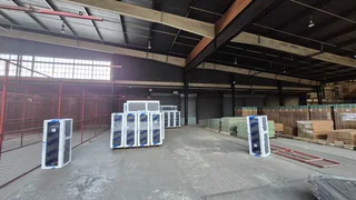 33,000sqm To Let in Roodekop with yard