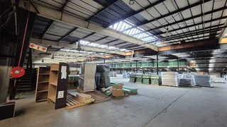 33,000sqm To Let in Roodekop with yard