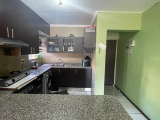 Secure 2-Bedroom And 1-Bathroom Apartment In Langevelt Road, Vorna Valley