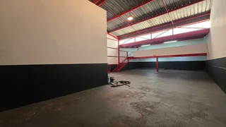 243sqm unit TO LET in secure industrial park within the Jet Park area