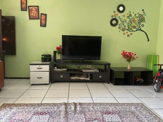 Secure 2-Bedroom And 1-Bathroom Apartment In Langevelt Road, Vorna Valley