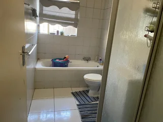 Secure 2-Bedroom And 1-Bathroom Apartment In Langevelt Road, Vorna Valley