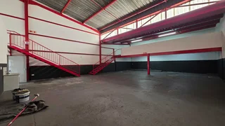 243sqm unit TO LET in secure industrial park within the Jet Park area
