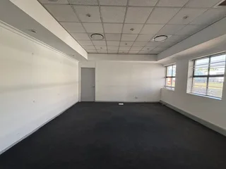 Premium Office Space to Let - Investment Place Office Park, Hyde Park